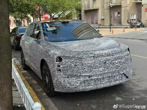 品牌旗下首款SUV 同样科技感拉满！奥迪E8谍照曝光