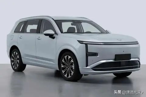 五菱星光L曝光，合资插混慌了，15万市场要变天